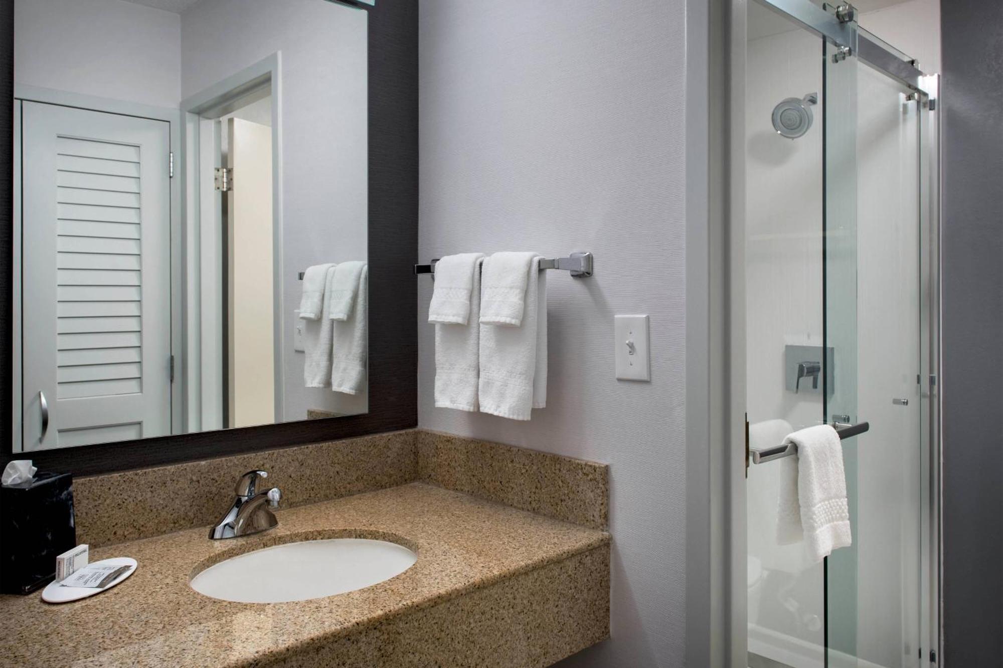 Courtyard by Marriott Rockville Exteriör bild