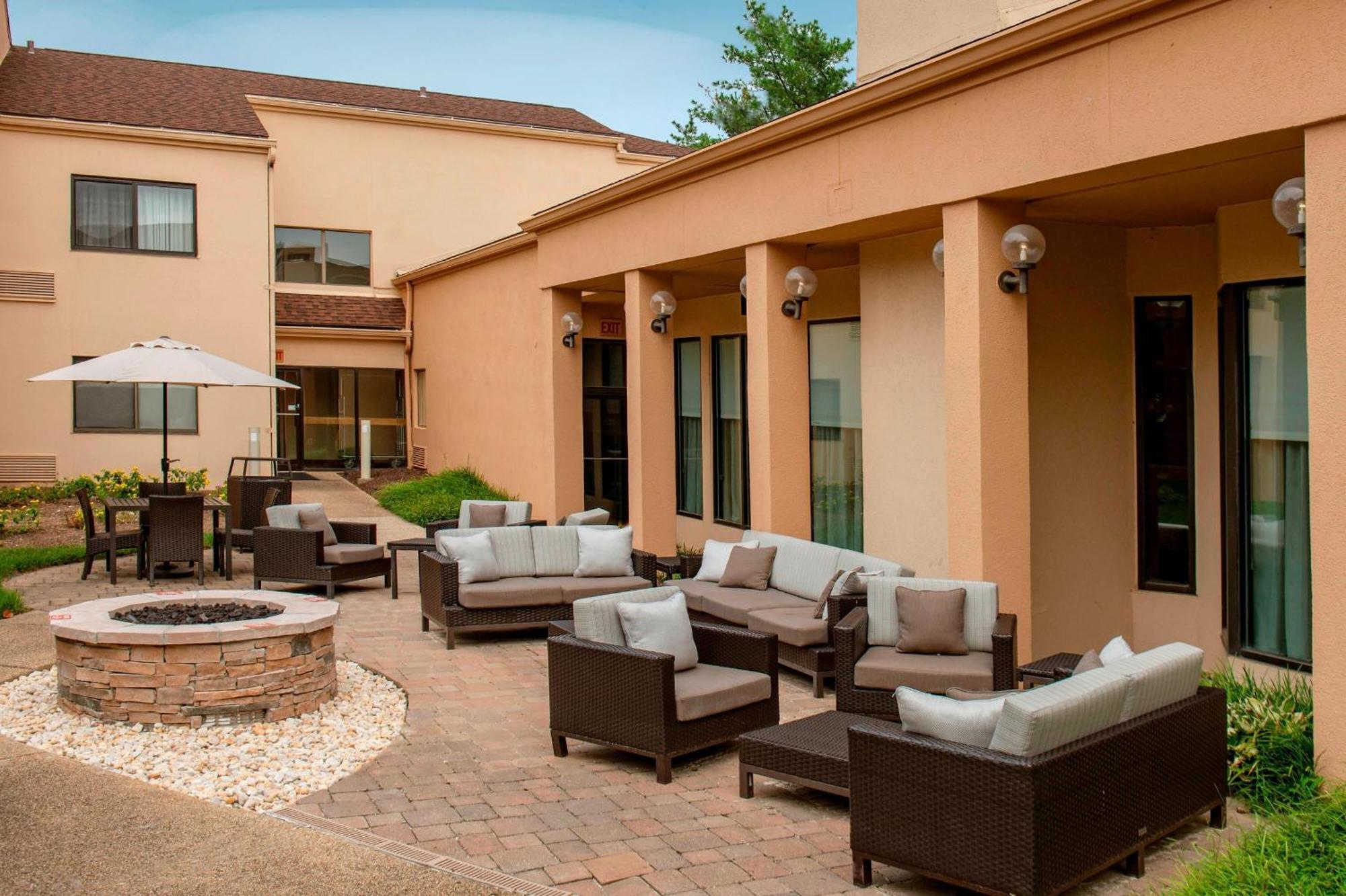 Courtyard by Marriott Rockville Exteriör bild