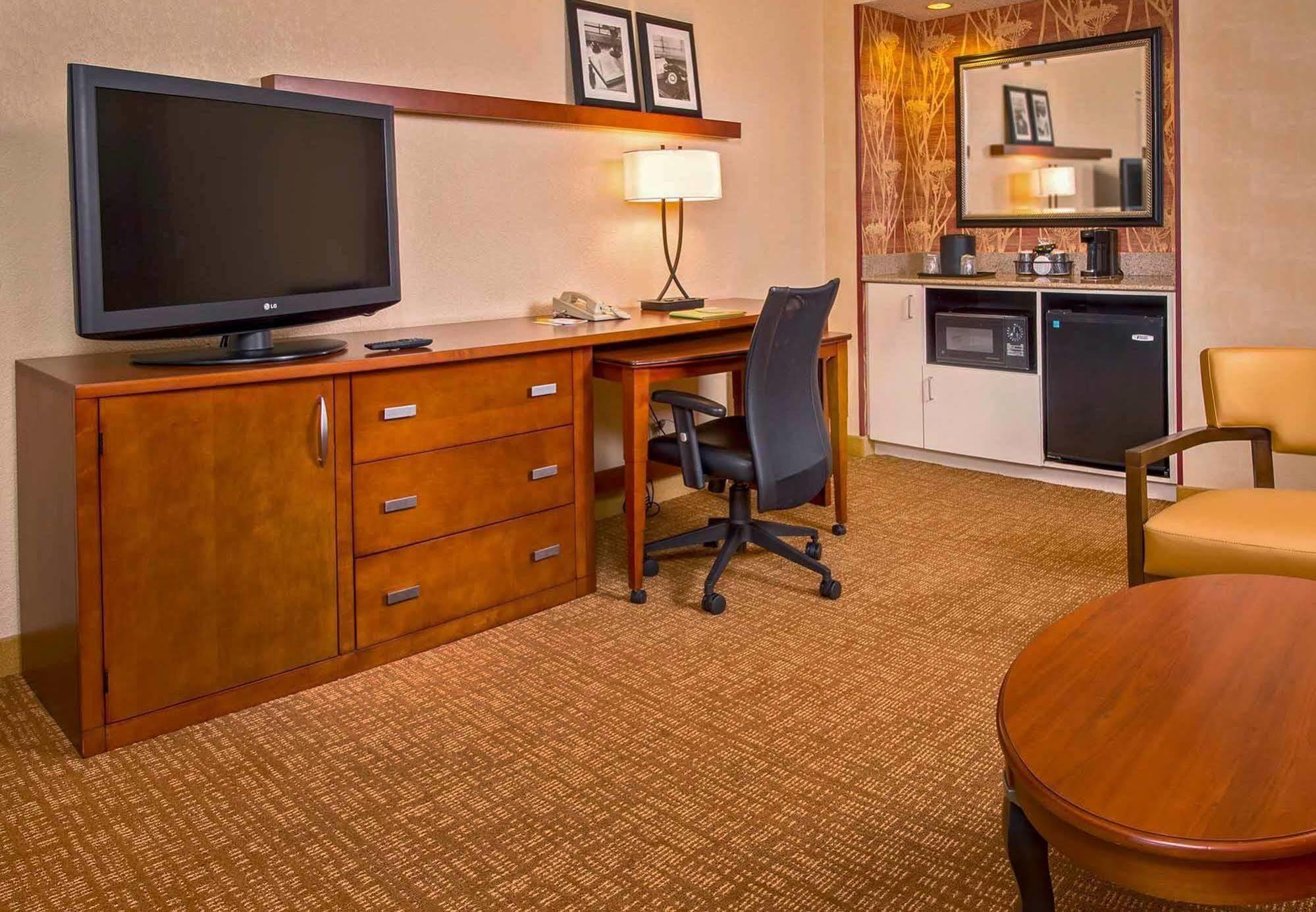 Courtyard by Marriott Rockville Exteriör bild