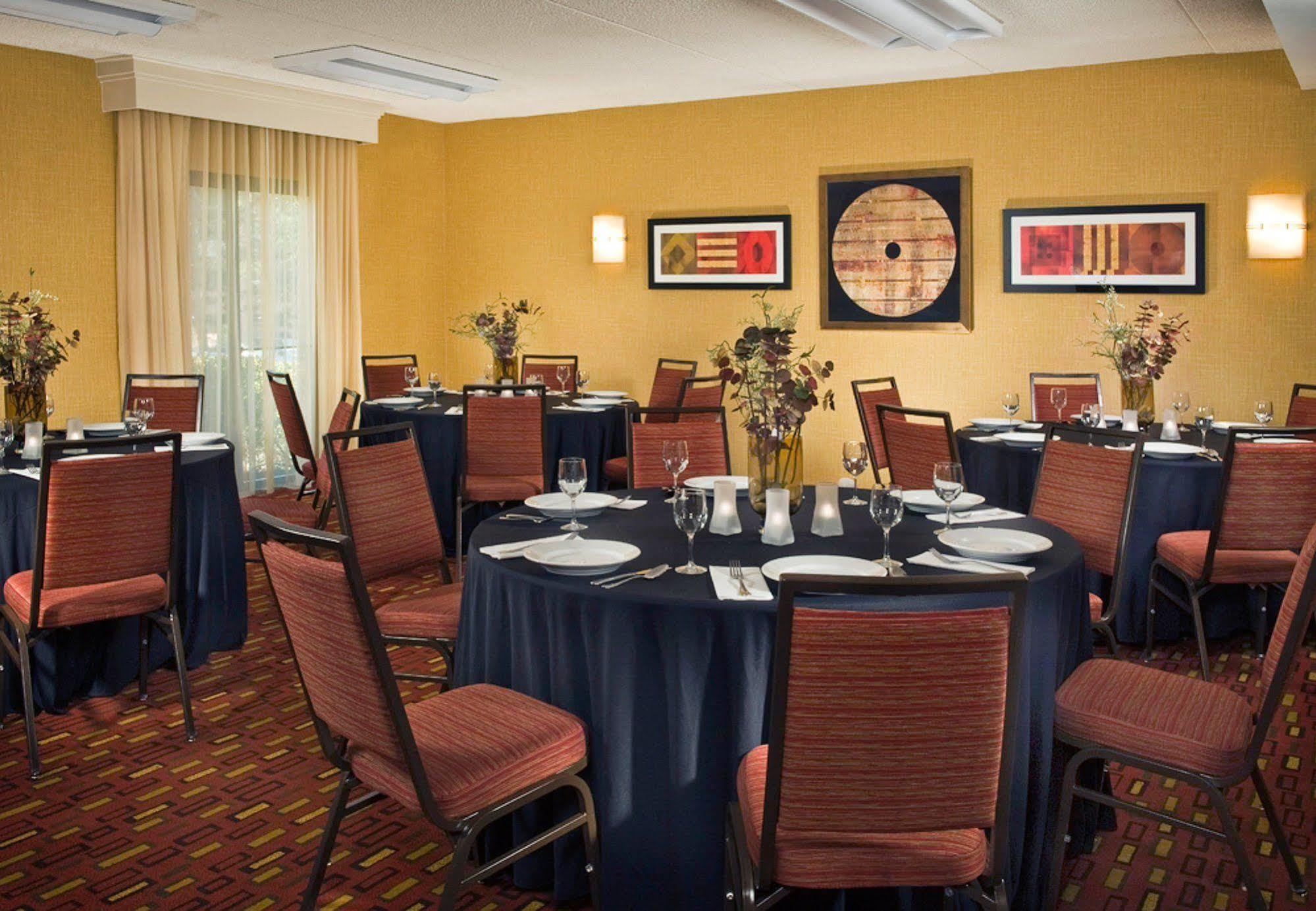 Courtyard by Marriott Rockville Exteriör bild